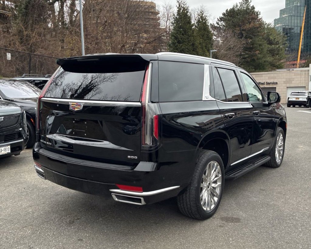 Used 2023 Cadillac Escalade Premium Luxury image 7