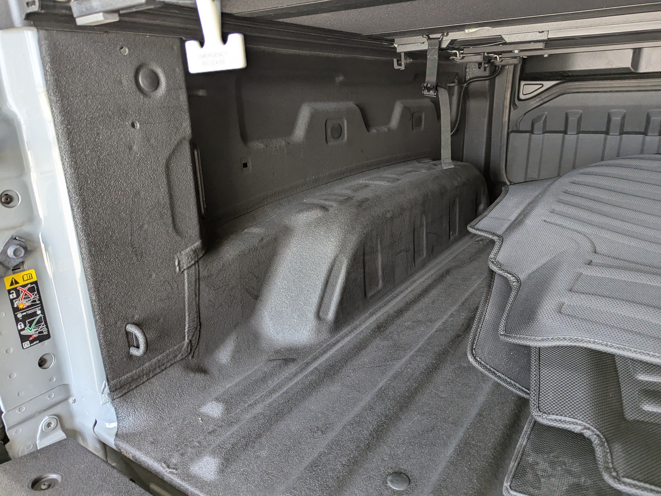 Used 2025 Chevrolet Silverado EV RST AWD/4WD image 18