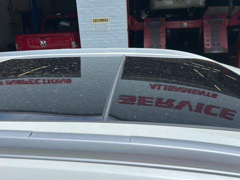 Used 2023 Nissan Rogue SV w/ SV Premium B Package image 9