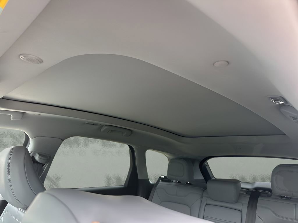 Used 2022 Lincoln Corsair AWD w/ Premium Package image 10