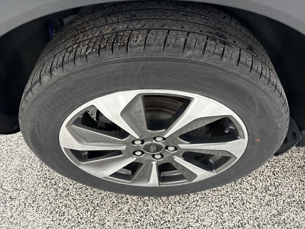 Used 2024 Ford Escape Platinum image 29