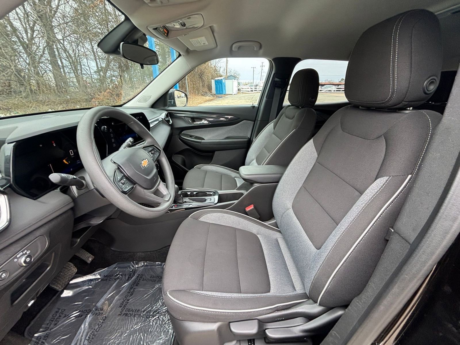 Used 2025 Chevrolet TrailBlazer LT FWD image 28