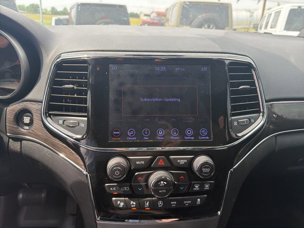 Used 2020 Jeep Grand Cherokee Overland AWD/4WD image 36