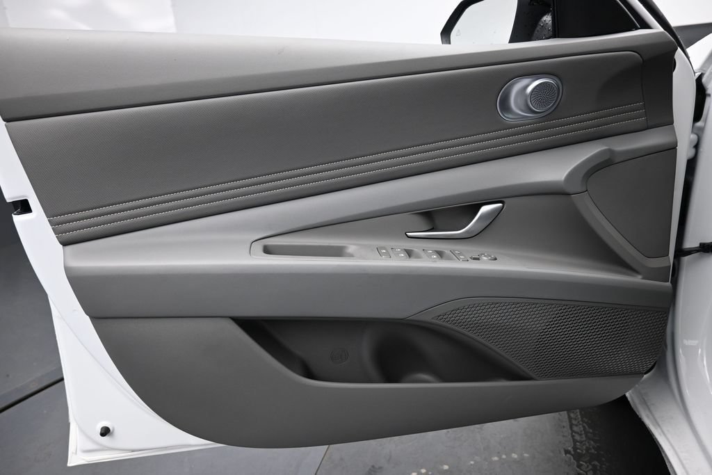 New 2026 Hyundai Elantra SEL Sport Premium FWD image 23