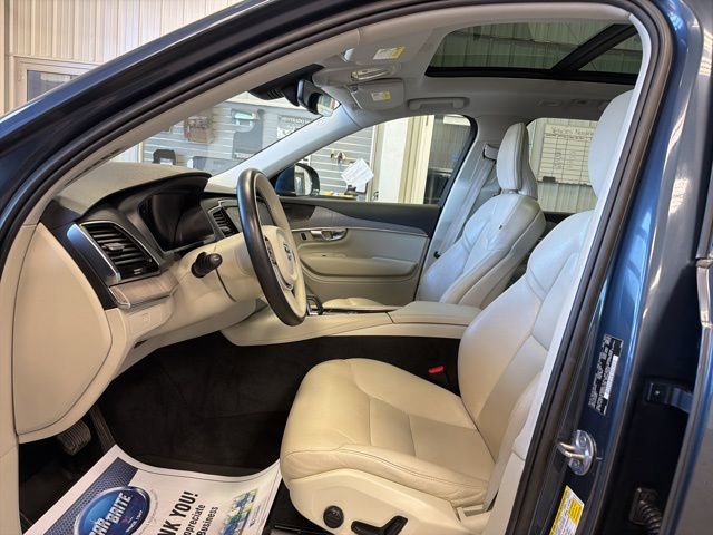 Used 2023 Volvo XC90 B5 Plus w/ Protection Package Premier image 10