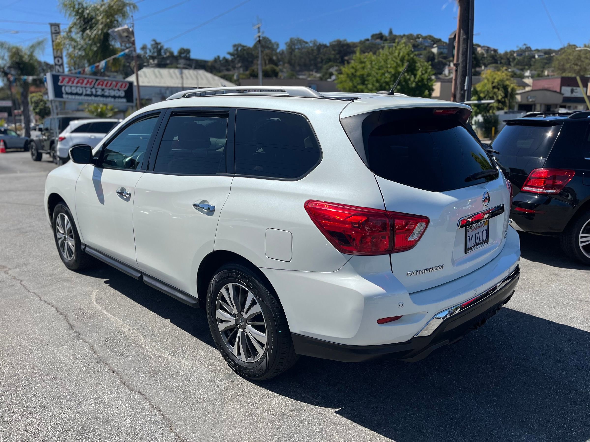 Used 2017 Nissan Pathfinder SV w/ Trailer Tow Package image 5