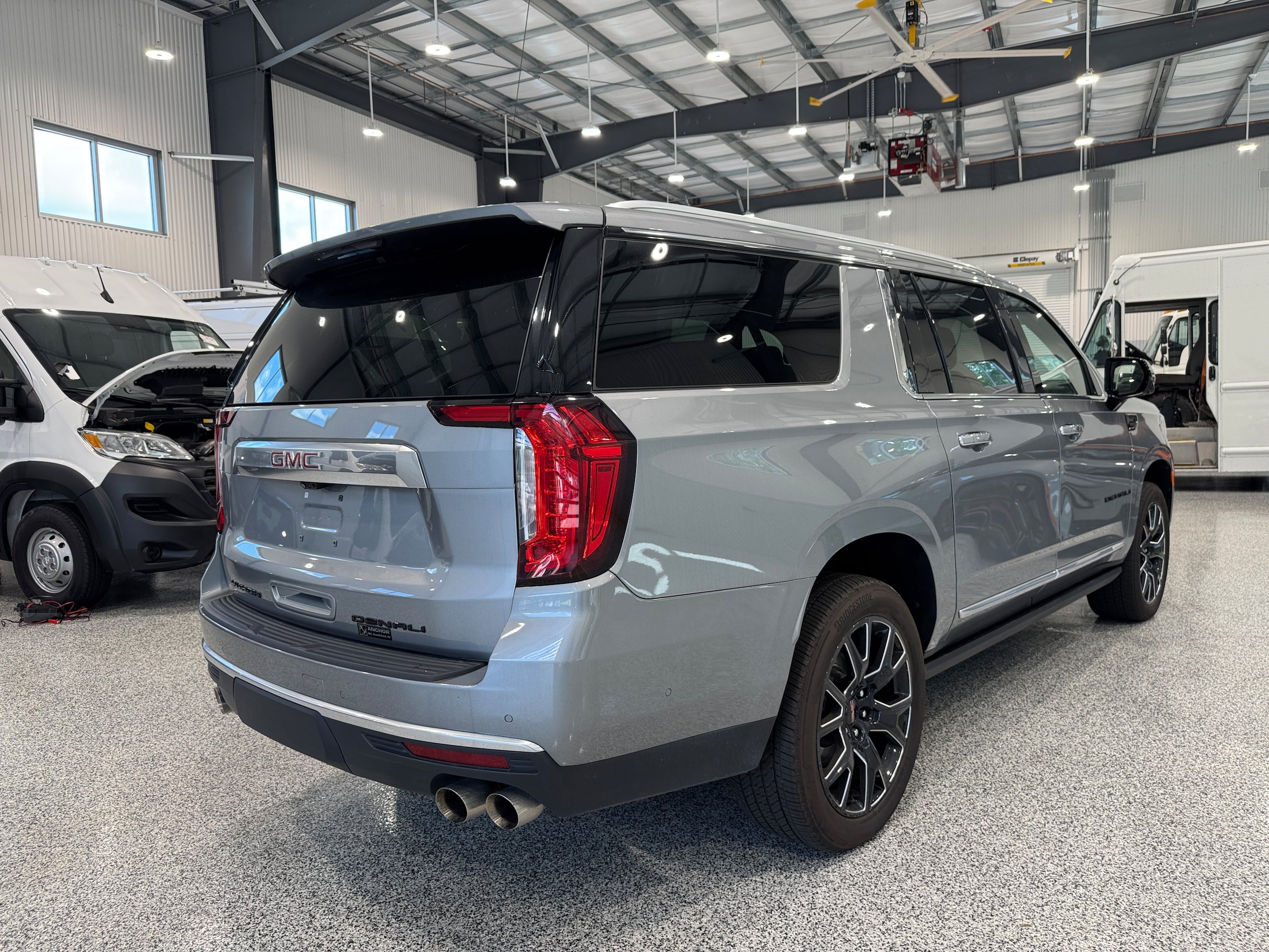 Used 2024 GMC Yukon XL Denali w/ Advanced Technology Package AWD/4WD image 6