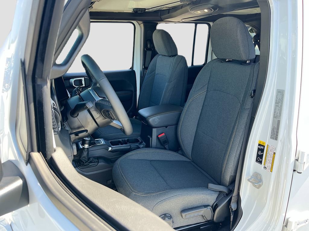 Certified 2025 Jeep Wrangler Unlimited Sahara w/ Safety Group image 20