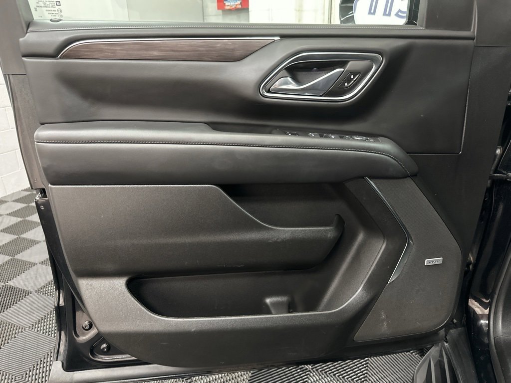Used 2024 Chevrolet Tahoe LT w/ LT Signature Package image 18