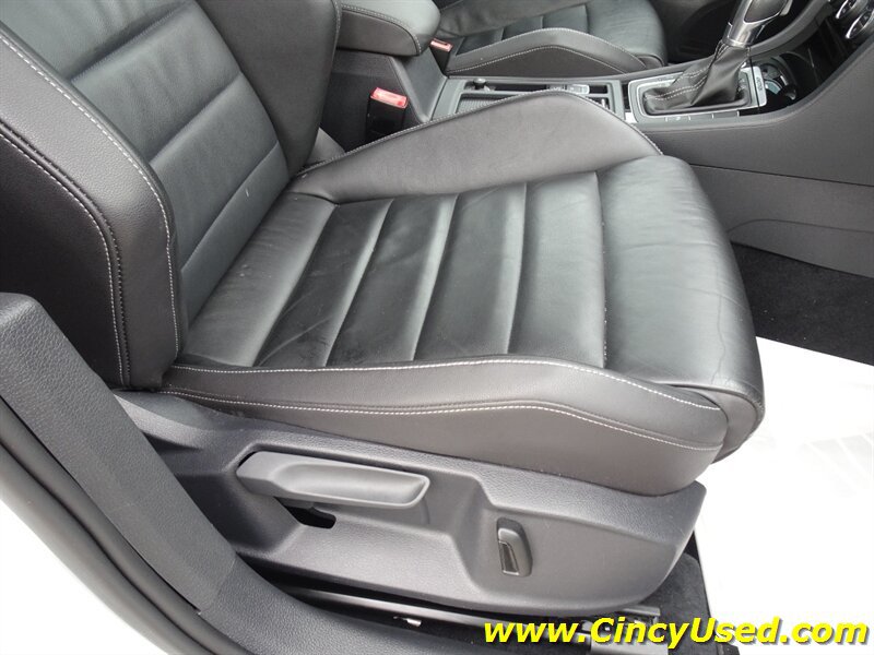 Used 2015 Volkswagen Golf R 4-Door AWD/4WD image 32