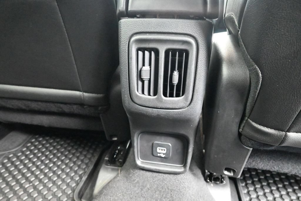 Used 2020 Jeep Compass Latitude w/ Cold Weather Group AWD/4WD image 13