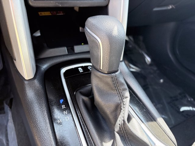 Used 2025 Toyota Corolla Cross LE FWD image 21