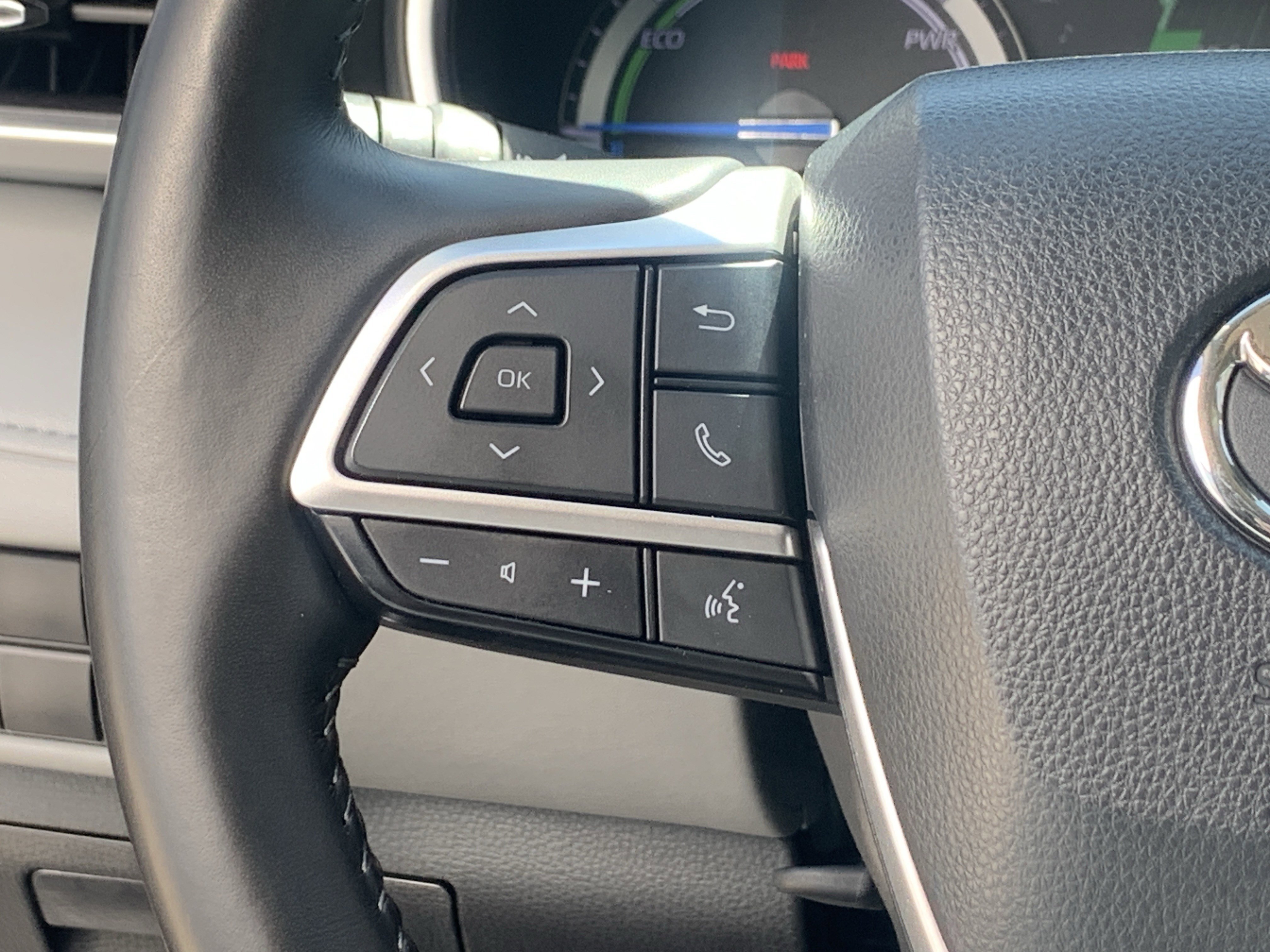 Used 2022 Toyota Highlander XLE image 18