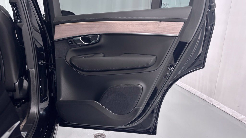 Certified 2026 Volvo XC90 B6 Plus AWD/4WD image 27