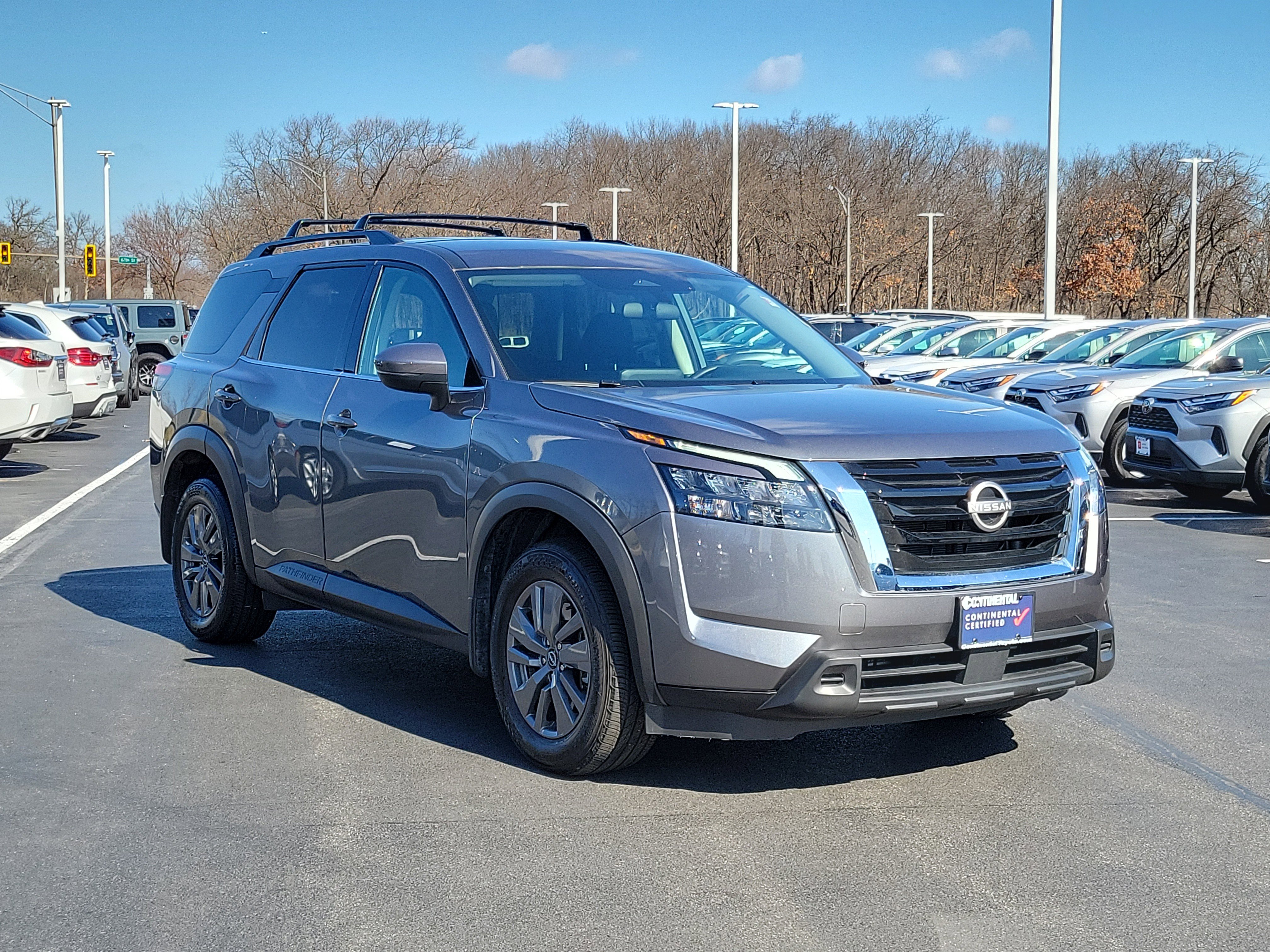 Used 2024 Nissan Pathfinder SV video 2