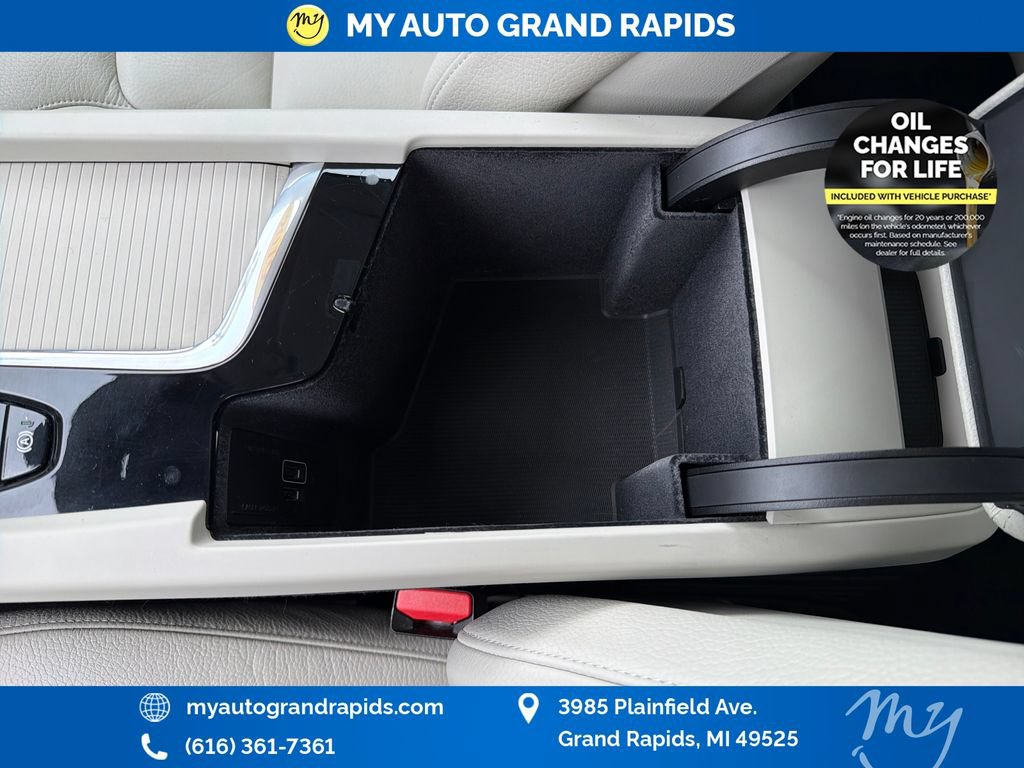 Used 2019 Volvo XC60 T6 Momentum w/ Protection Package Premier AWD/4WD image 29