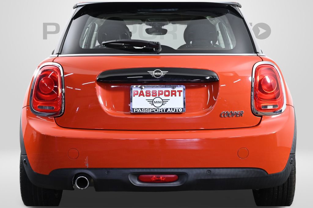 Used 2019 MINI Cooper 2-Door Hardtop w/ Signature Upholstery Package image 8