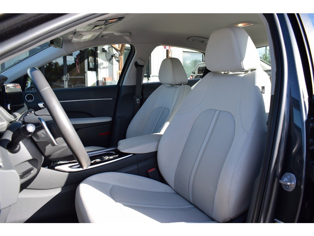 Used 2023 Hyundai Sonata SEL w/ Cargo Package image 13