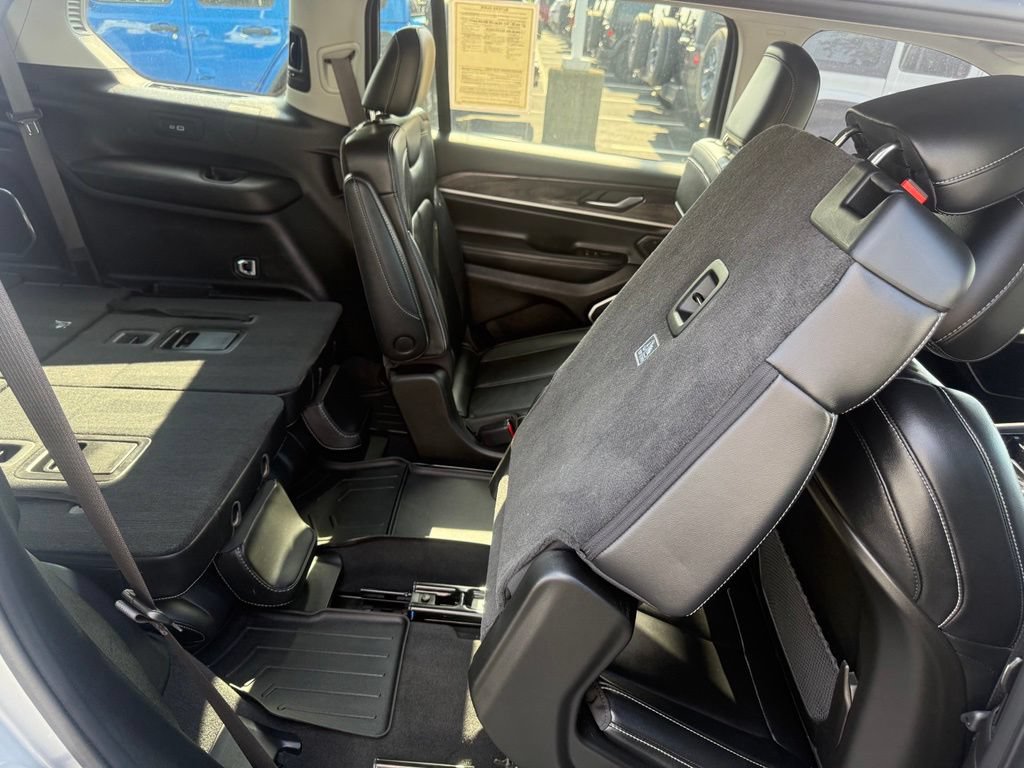 Used 2021 Jeep Grand Cherokee L Limited AWD/4WD image 55