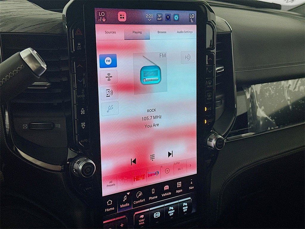 New 2025 RAM 2500 Limited w/ Towing Technology Group image 13