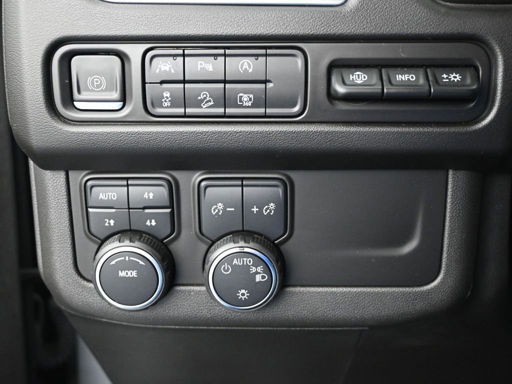 Used 2023 Chevrolet Tahoe High Country image 12