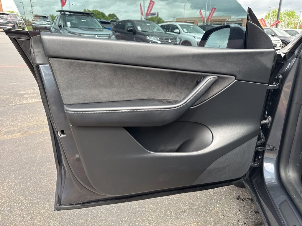 Used 2022 Tesla Model Y Performance image 12