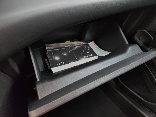 Used 2024 GMC Terrain SLT image 50