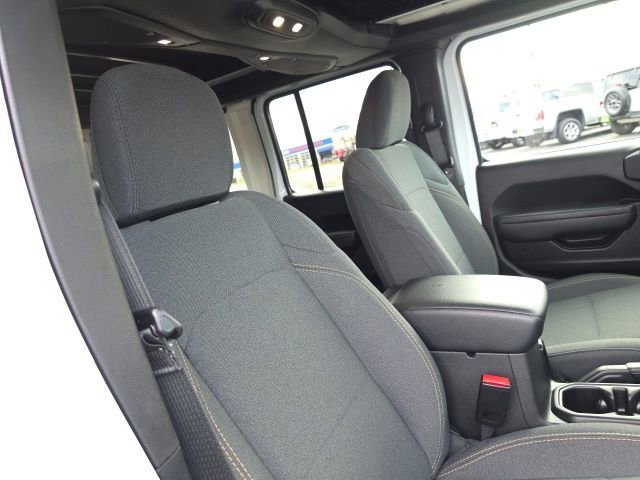 Used 2024 Jeep Wrangler Sport S image 40