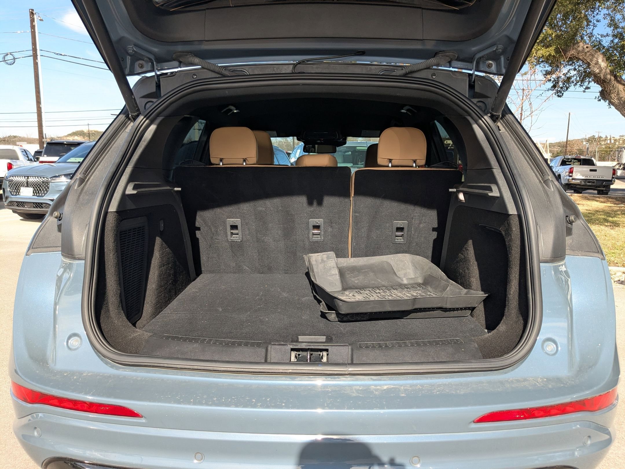 Used 2023 Lincoln Corsair Reserve w/ Jet Appearance Package image 23