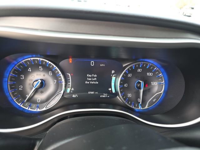 Used 2024 Chrysler Pacifica Touring-L image 26