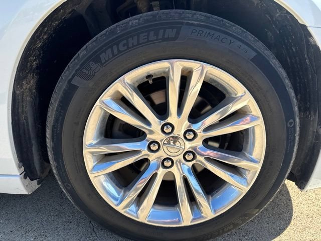 Used 2019 Chrysler 300 Touring w/ Driver Convenience Group RWD image 6