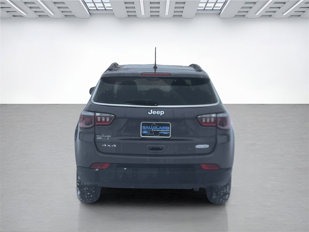 Used 2018 Jeep Compass Latitude image 4