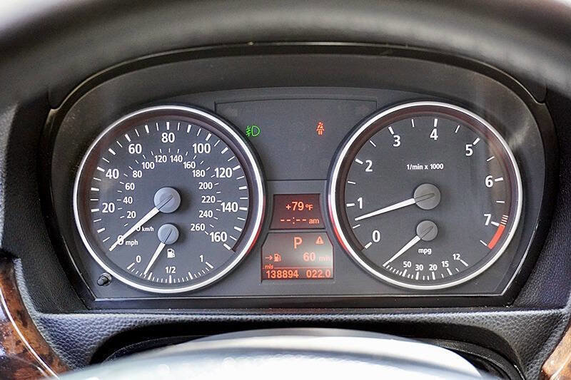 Used 2006 BMW 325i Sedan RWD image 33