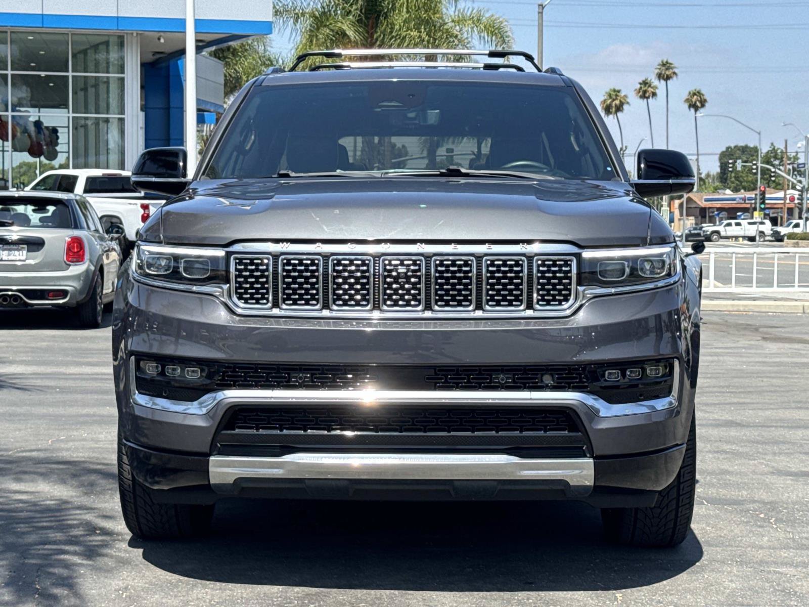 Used 2023 Jeep Grand Wagoneer Series III AWD/4WD image 2
