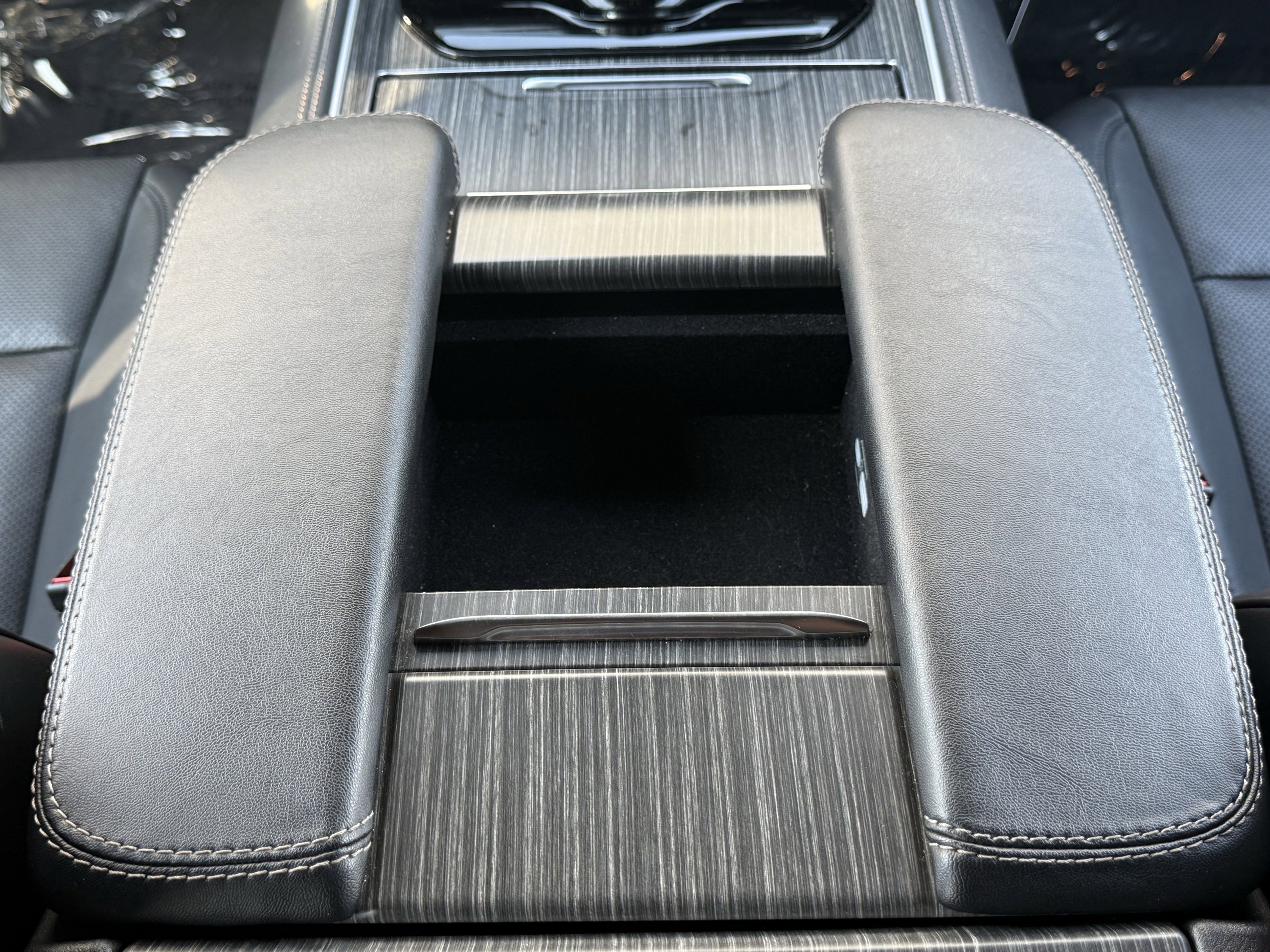 Used 2024 Jeep Wagoneer Series II w/ Flexible Seating Group image 75