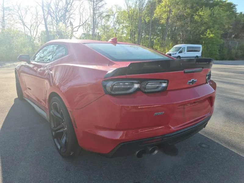 Used 2021 Chevrolet Camaro SS RWD image 3