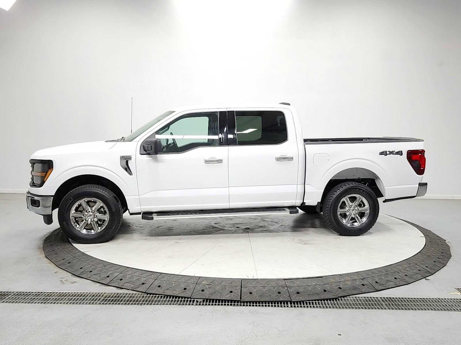 Used 2024 Ford F150 XLT w/ Mobile Office Package image 4
