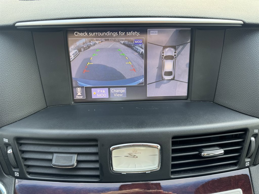 Used 2018 INFINITI Q70 Luxe image 24