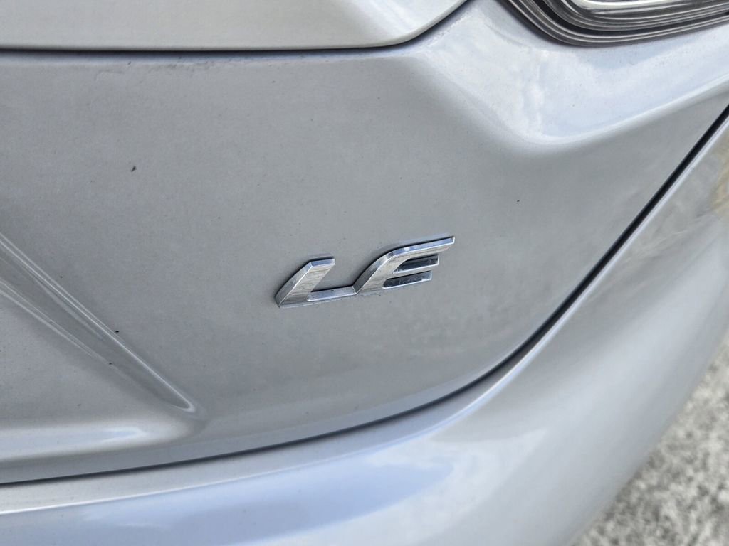 Used 2020 Toyota Corolla LE image 15