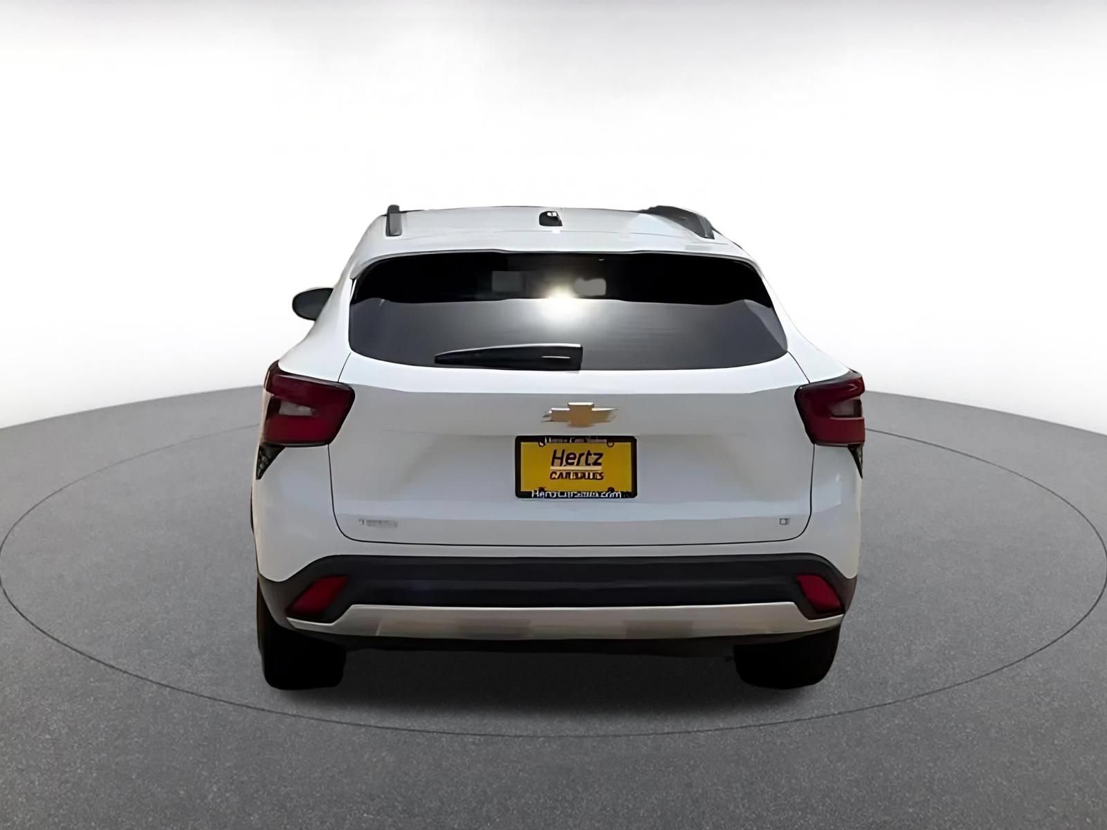 Used 2025 Chevrolet Trax LT FWD image 10