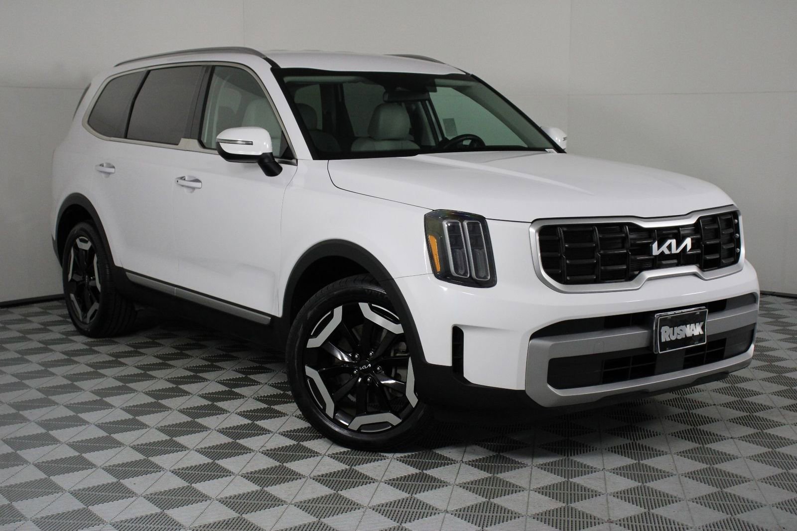 Used 2023 Kia Telluride S image 32