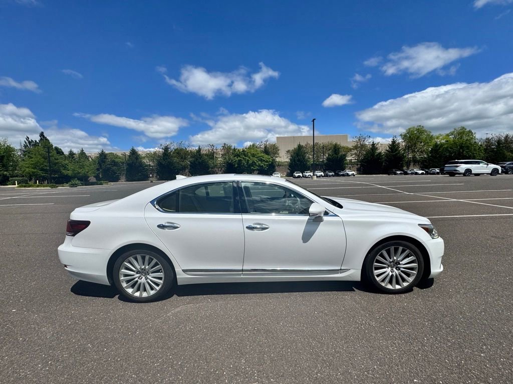 Used 2017 Lexus LS 460 AWD w/ Comfort Package image 3