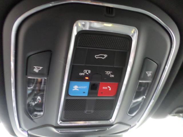 Used 2022 Jeep Grand Cherokee Trailhawk w/ Advanced Protech Group II AWD/4WD image 24