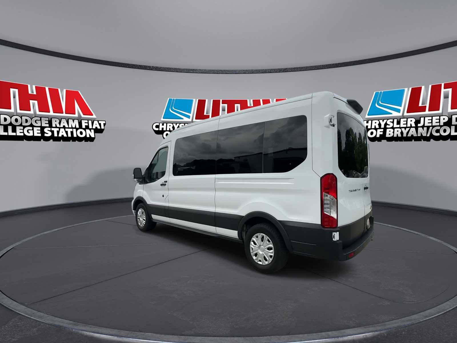 Used 2025 Ford Transit 350 XLT RWD image 6