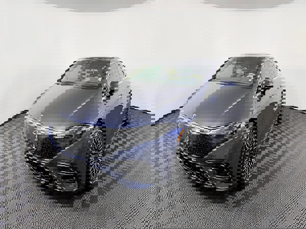Used 2022 Mercedes-Benz EQS 580 4MATIC Sedan image 3