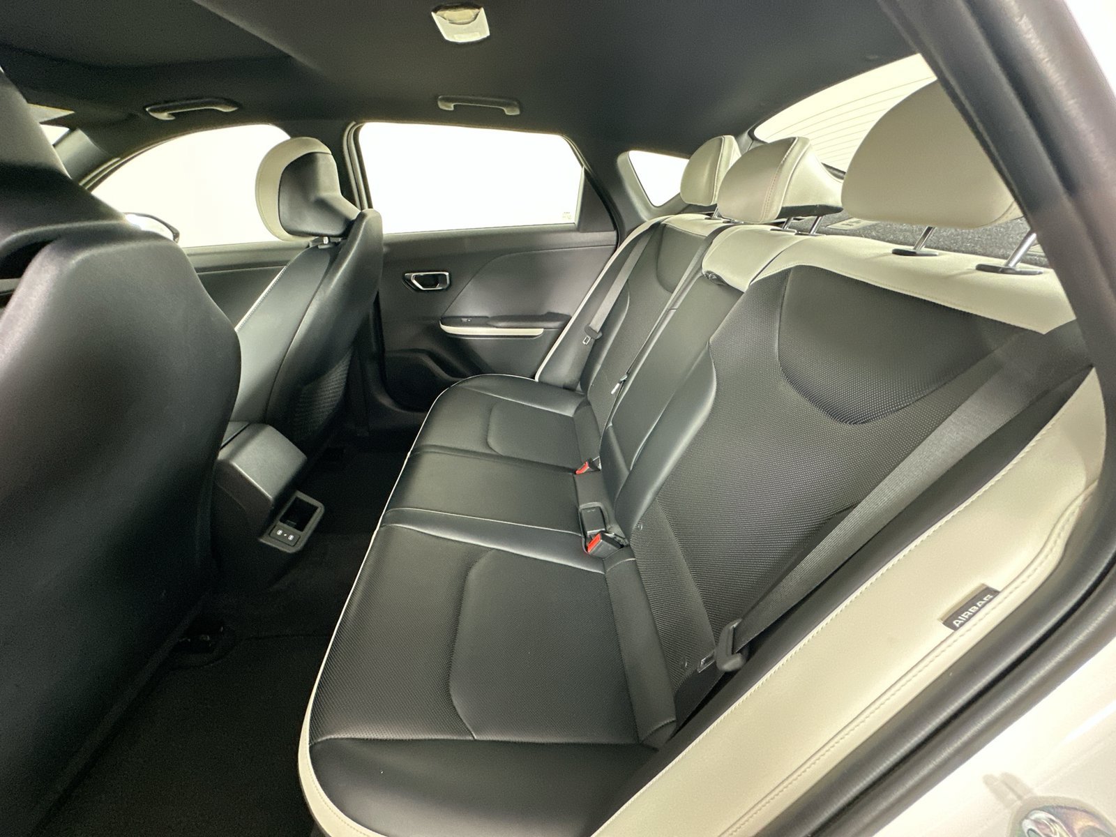 Used 2025 Kia K4 GT-Line w/ GT-Line Premium Package FWD image 35
