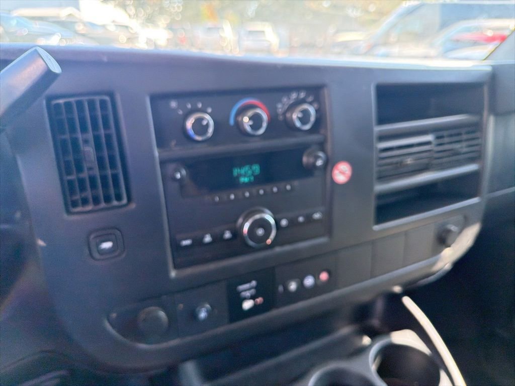 Used 2014 Chevrolet Express 2500 Extended RWD image 7