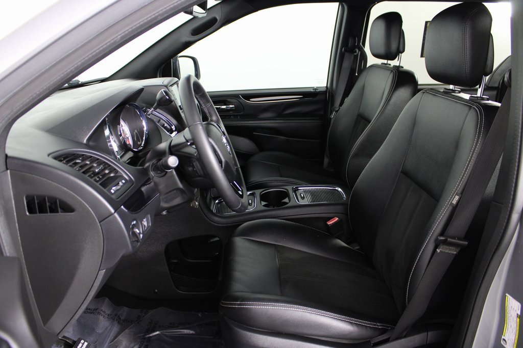 Certified 2025 Hyundai Elantra Sport image 25