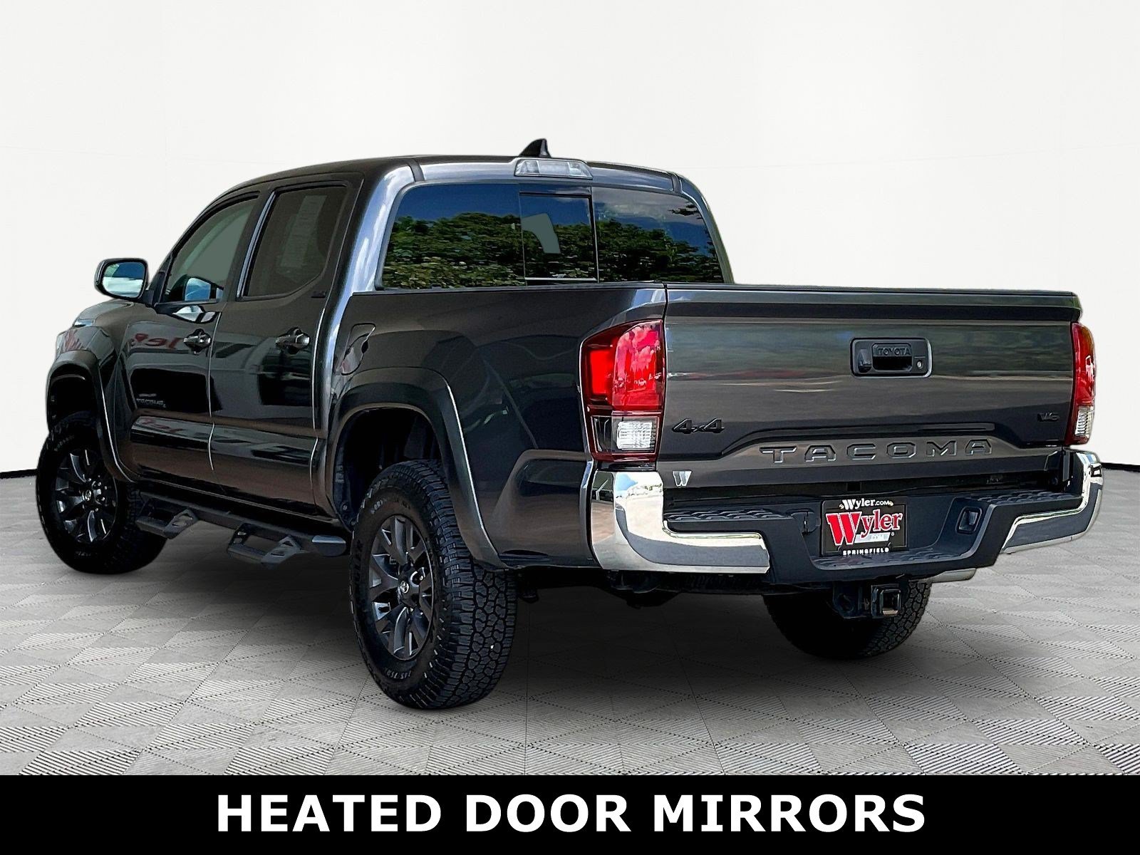 Certified 2023 Toyota Tacoma SR5 AWD/4WD image 4
