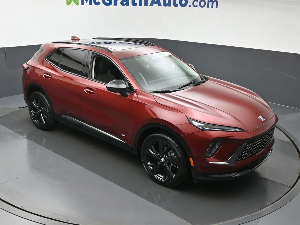 Used 2024 Buick Envision Sport Touring image 3